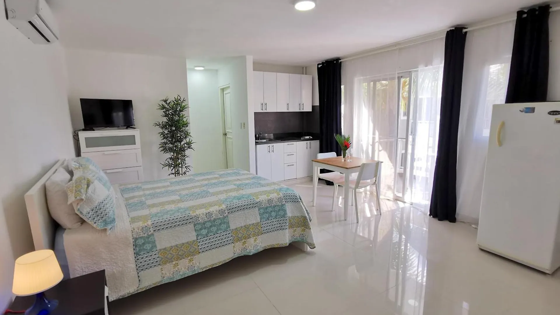 Sol Caribe Suites - Playa Los Corales - Beach Club, Wifi, Swimming Pool Πούντα Κάνα 5*,